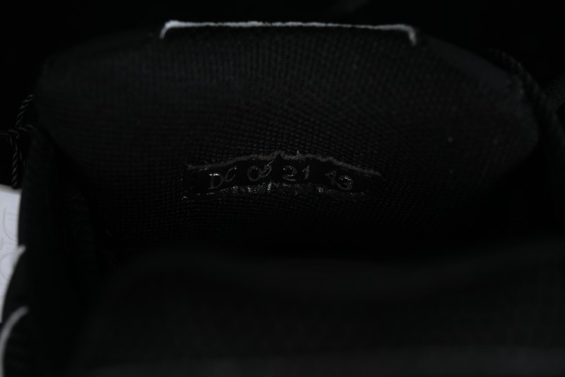 Dior B30 Sneakers with Reflective CD30 Logo and Lightweight Rubber Sole - CD30