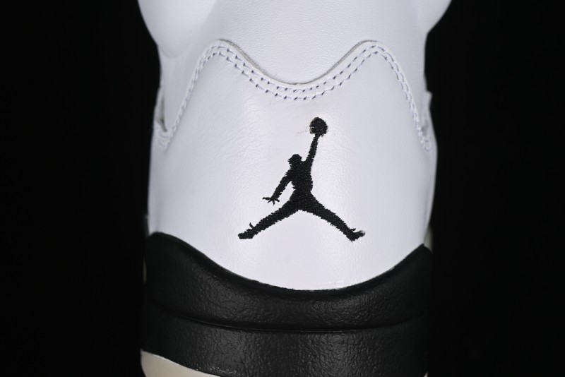 Nike Air Jordan 5 Retro Basketball Shoes in White/Silver/Black - DD0587-110