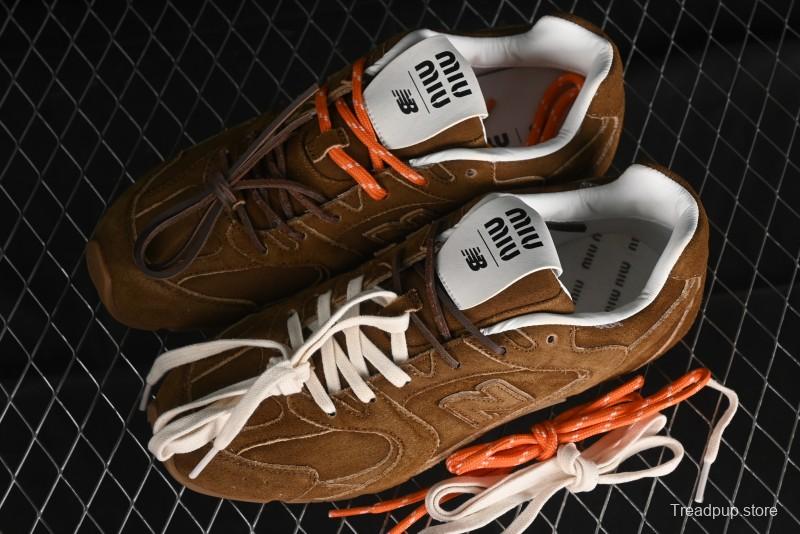 Miu Miu x New Balance 530 Low-Top Retro Running Shoes with Deconstructed Design - 38165