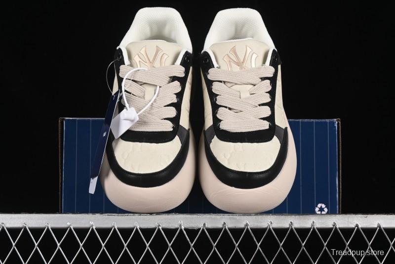 MLB Chunky Classic Base New York Yankees Lightweight Platform Casual Sneakers - 3ASXBMN4N50BKS