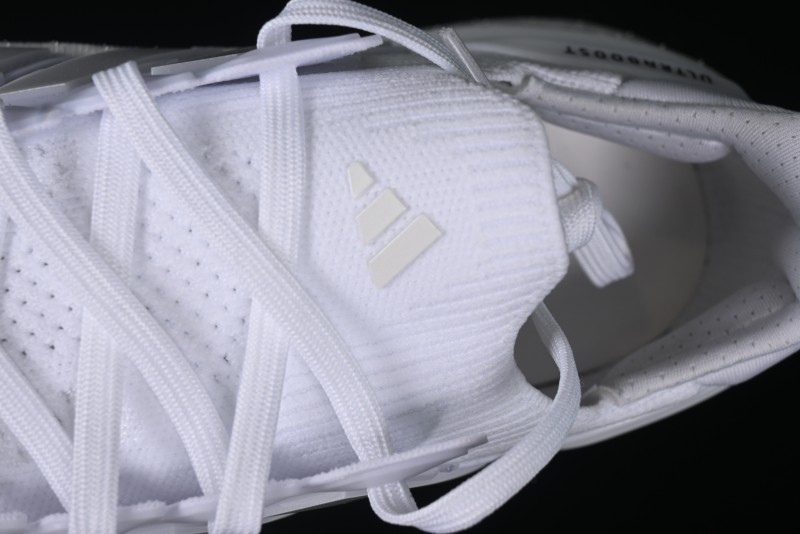 Adidas Ultraboost 5 ID8813 Running Shoes with Boost Cushioning