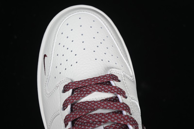 Nike Reigning Champ x SB Dunk Low Casual Skate Shoes with Triple Swoosh Design - RC3085-895