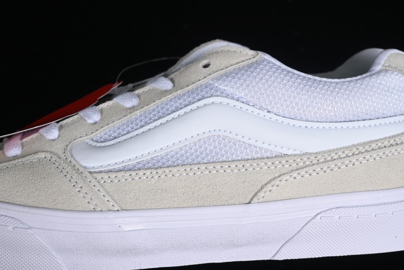 Vans Caldrone Chunky Retro Sneakers in White with Enhanced Cushioning - VN0007P9WHT