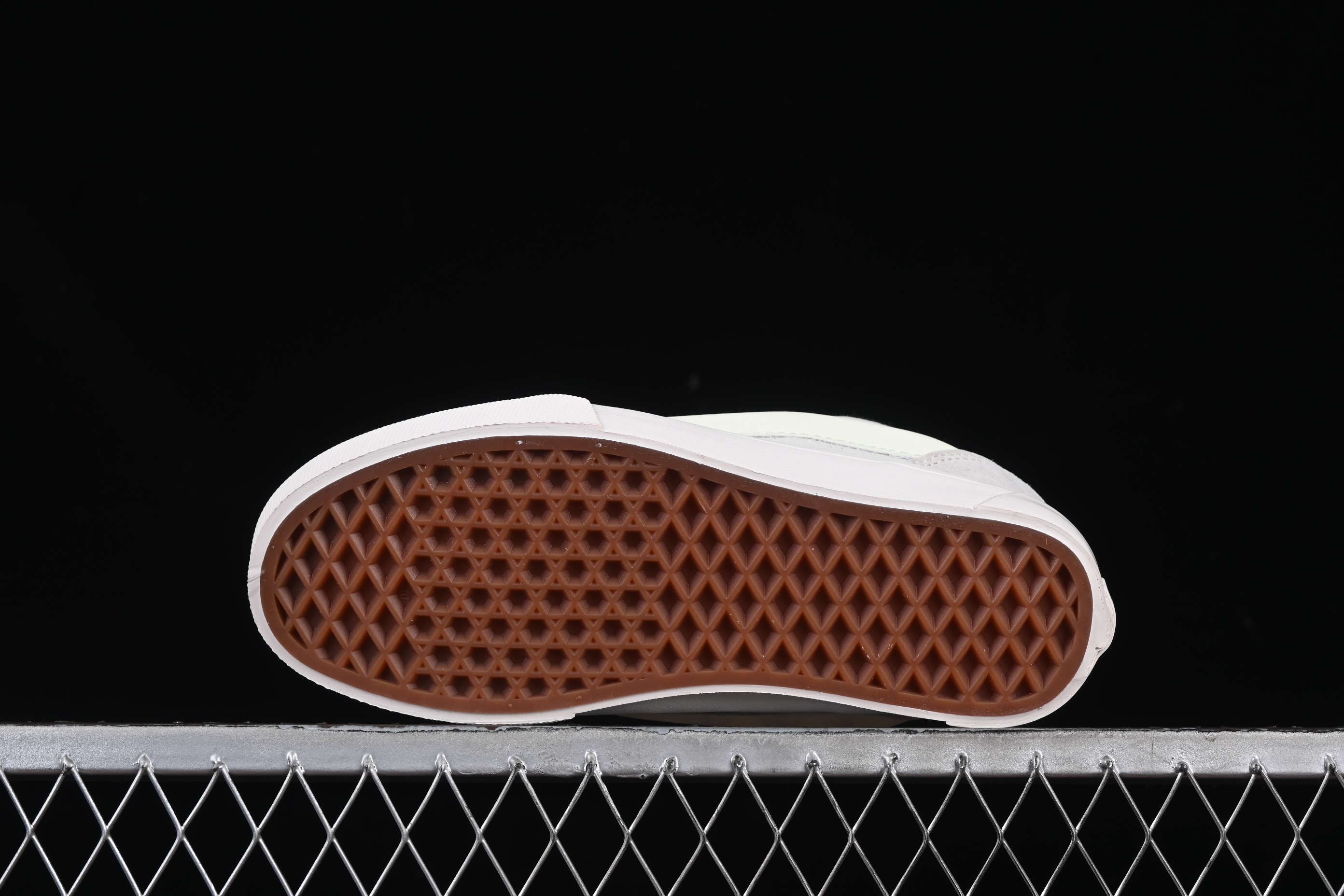 Vans Knu Skool Low-Top Retro Chunky Sneakers - VN000D6CZ5D