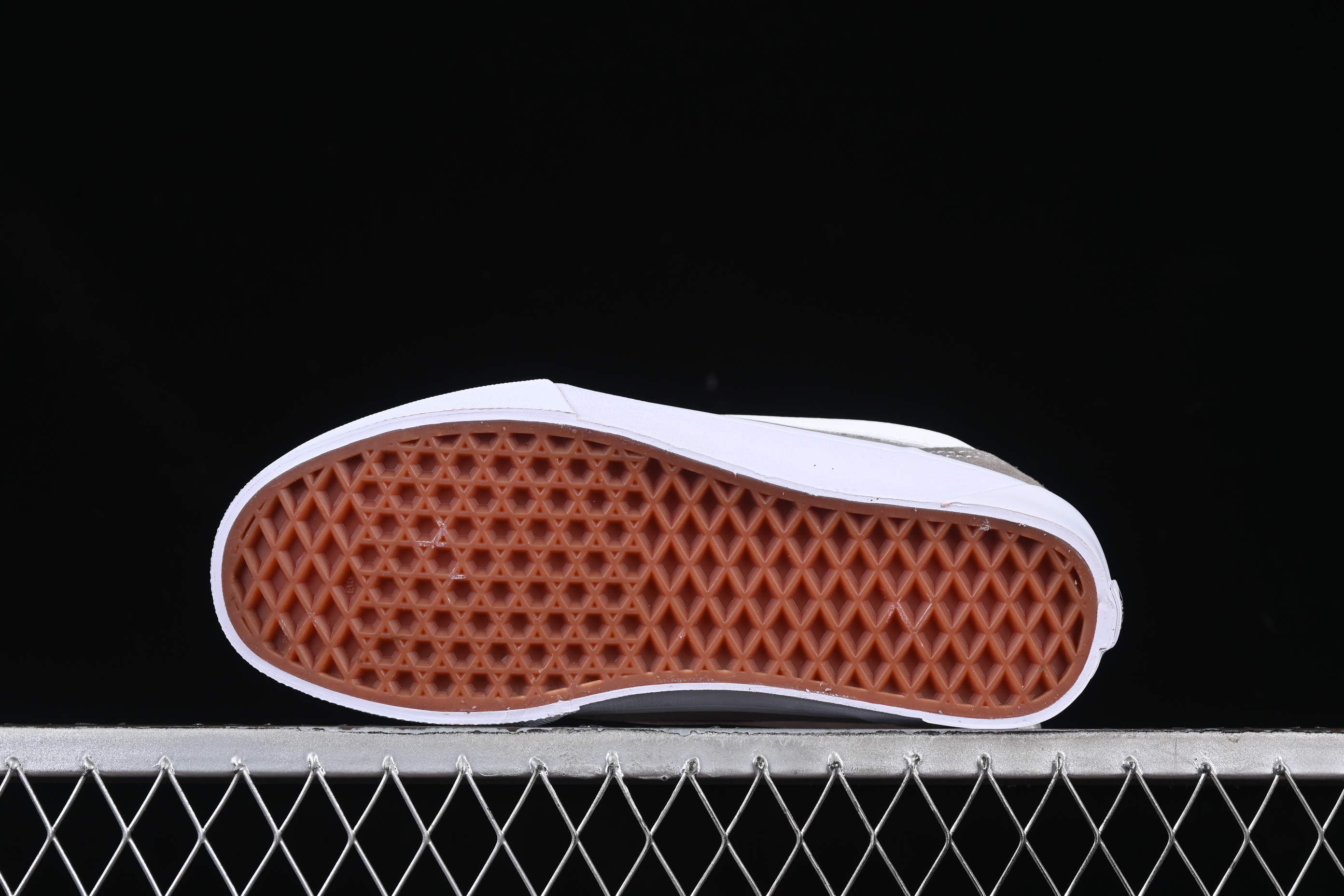 Vans Knu Skool Low-Top Retro Chunky Sneakers - VN000CS0BGG
