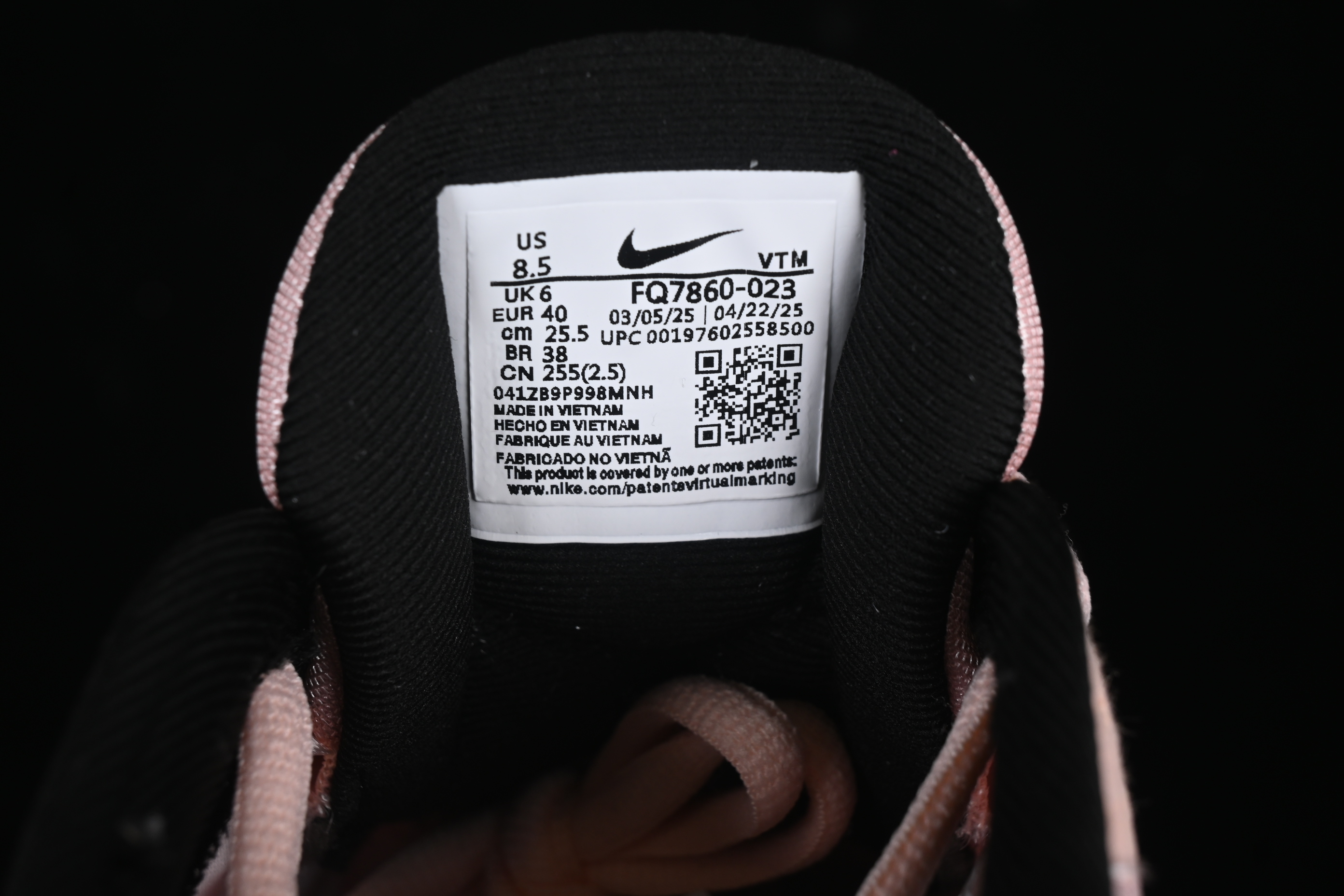 Nike Air Max Dn8 Running Shoes with Dynamic Air Cushion Technology - FQ7860-023