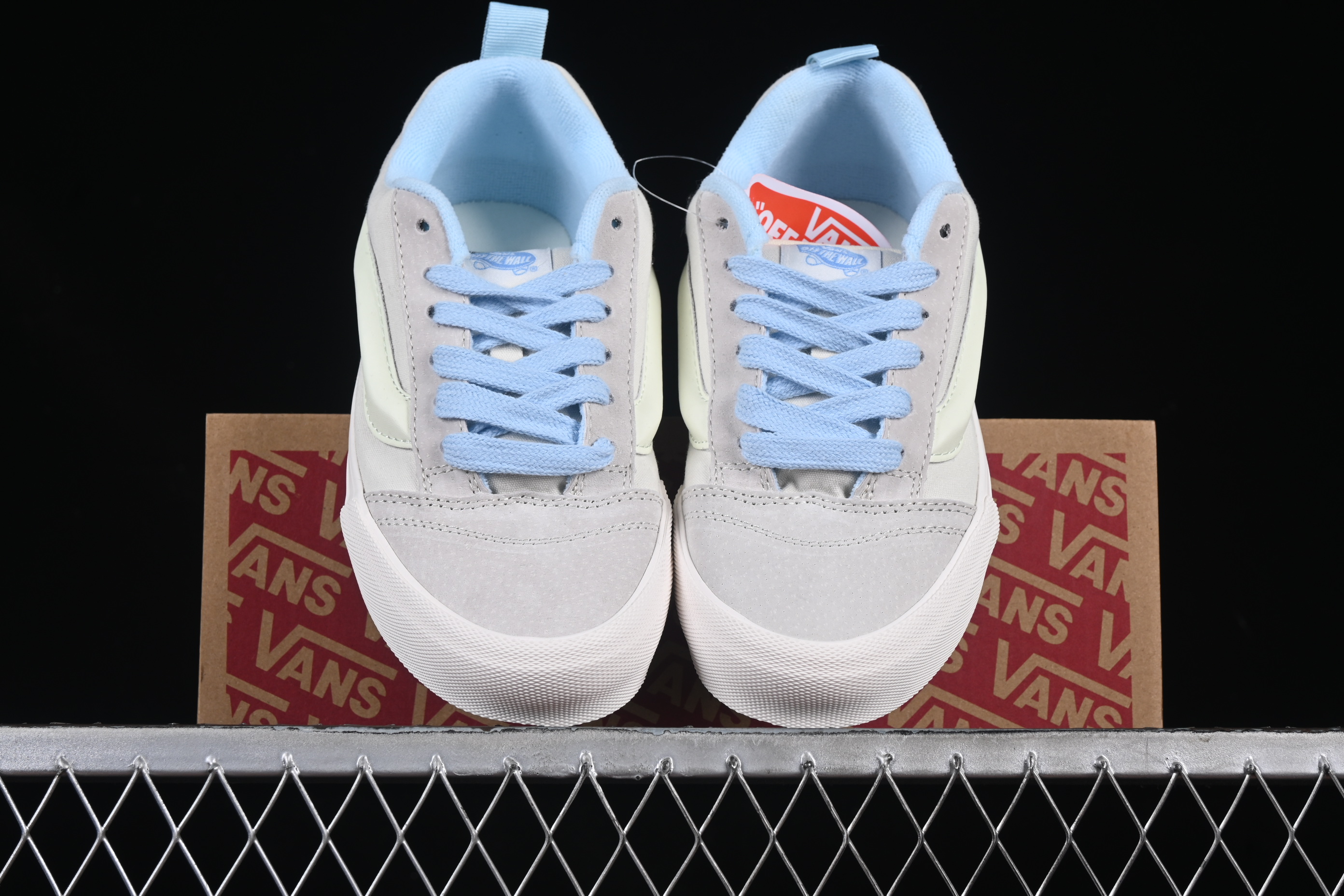 Vans Knu Skool Low-Top Retro Chunky Sneakers - VN000D6CZ5D