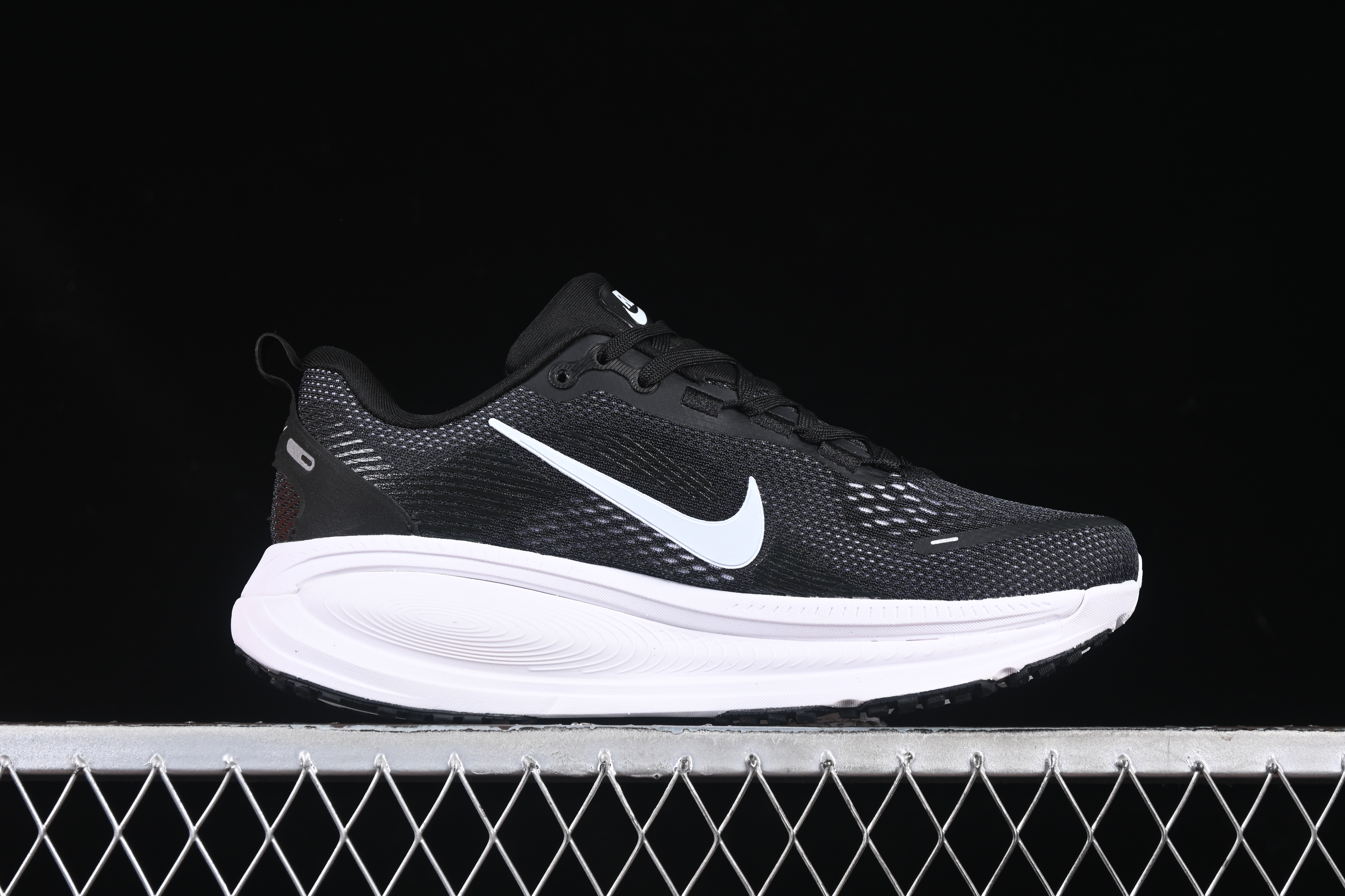 Nike Air Zoom Vomero 18 Moon Landing 18 2025 New Cushioned Casual Running Shoes - HM6803-007