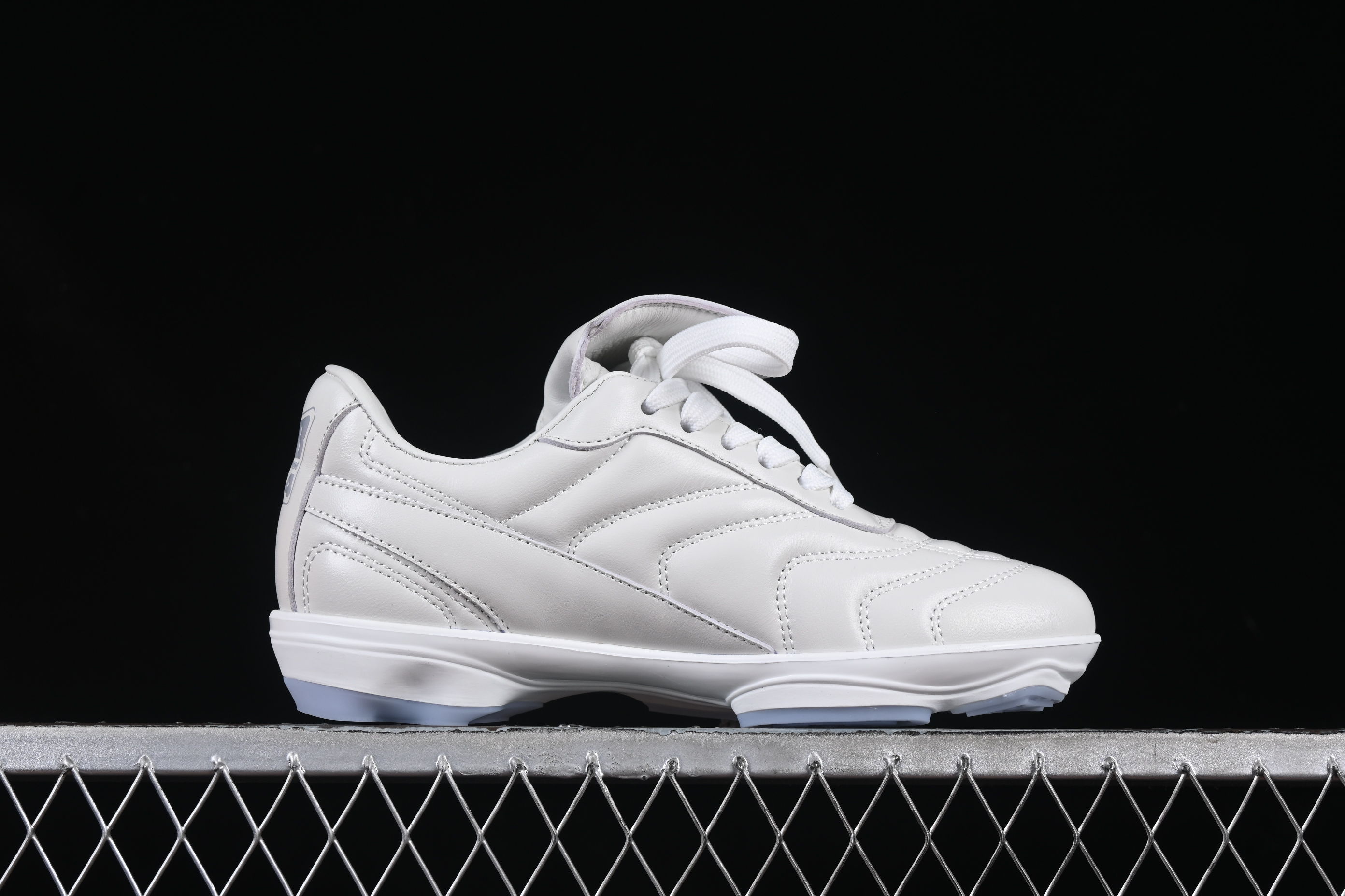 Louis Vuitton Footprint Soccer Low-Top Lifestyle Sneakers White - AJF6