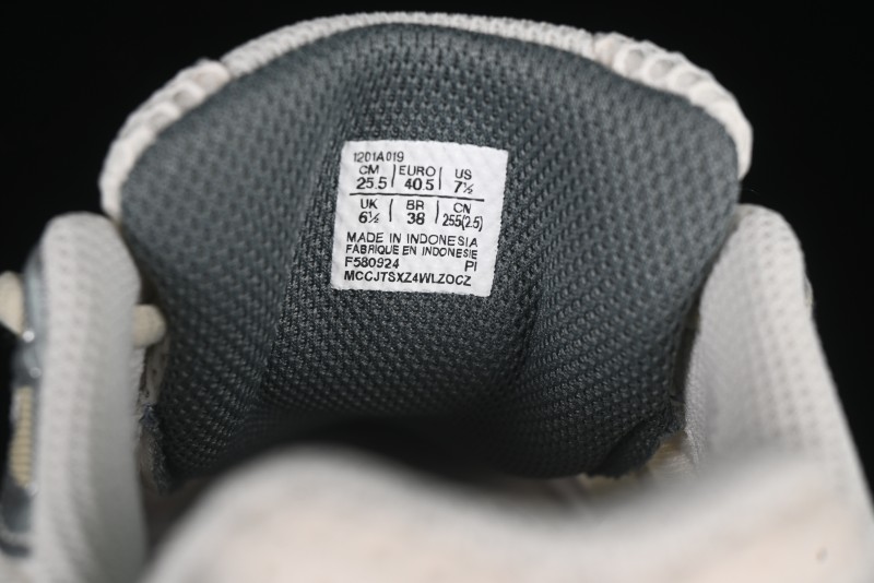 Asics Gel-Kayano 14 Running Shoes with Engineered Elastic Double-Layer Knit Upper and 3D Visible GEL Cushioning - 1201A019-200