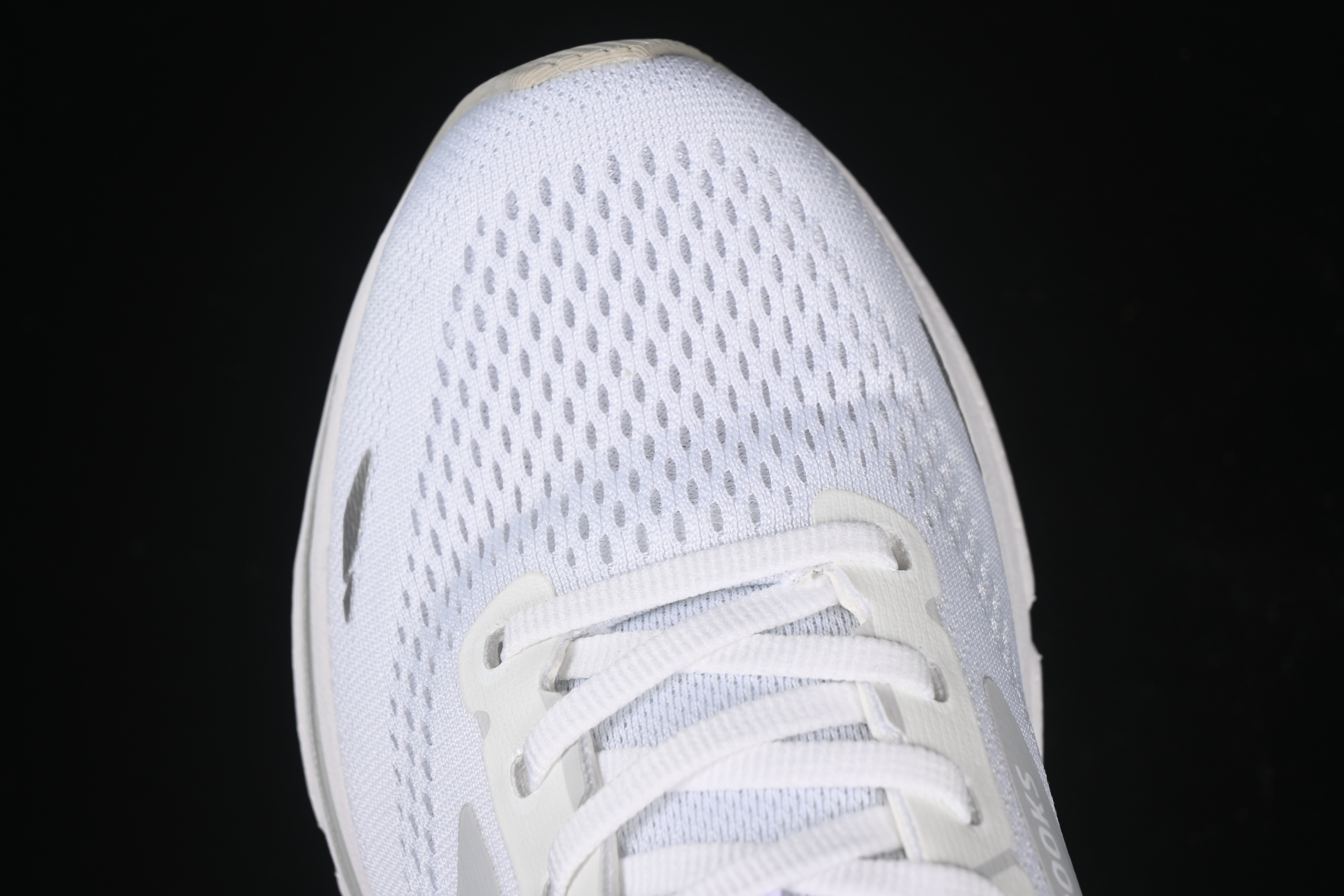 Brooks Adrenaline GTS 23 Running Shoes with Enhanced Support and Breathable Mesh - 1203811B104