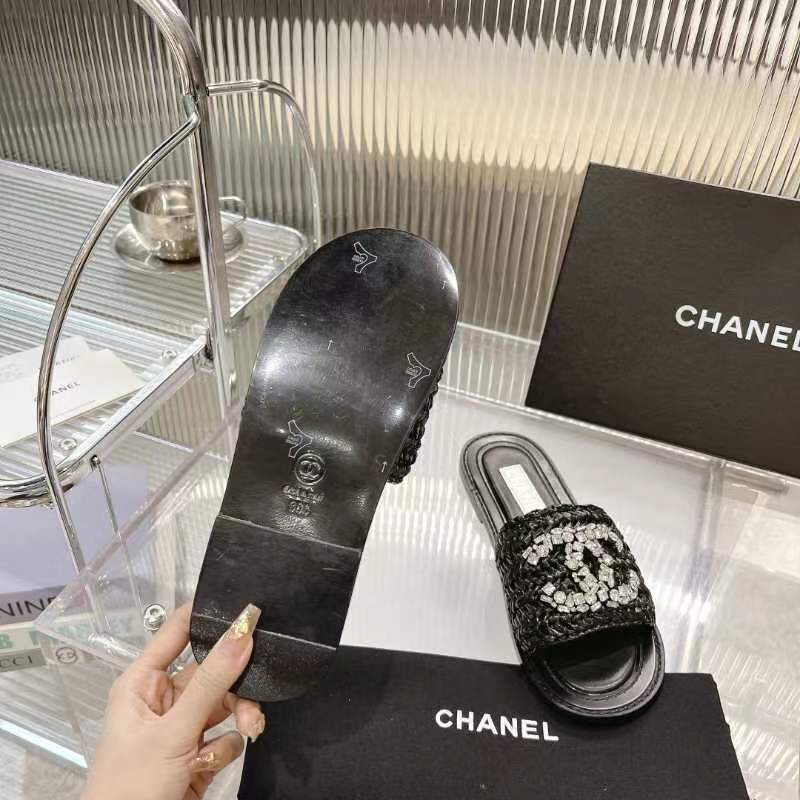 2025 Women Chanel Black Raffia Leather Slippers LY00270
