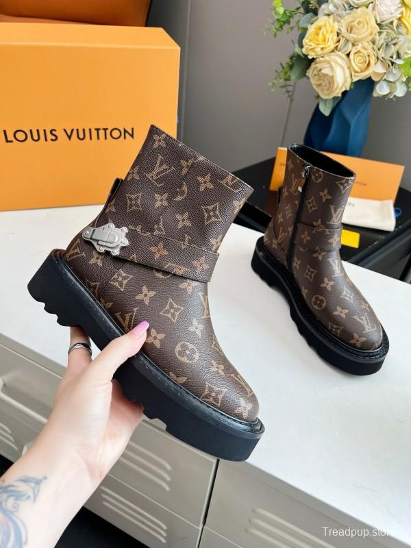 2024 Women Louis Vuitton Brown Monogram Leather Ankle Boots MJ00310
