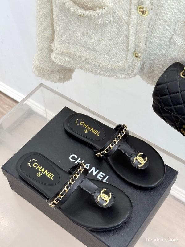 2025 Women Chanel Black Leather Slippers Chain KFY00250
