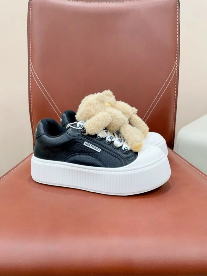 2025 Women 13DE MARZO Black White Leather Casual Sneakers Plush Toy KFY00300