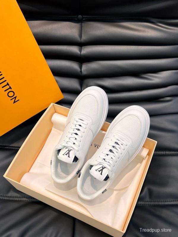 2024 Men Louis Vuitton White Leather Sneakers MJ00400