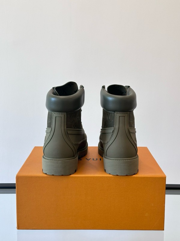 2024 Men Louis Vuitton Brown Rubber Leather Combat Boots MJ00390