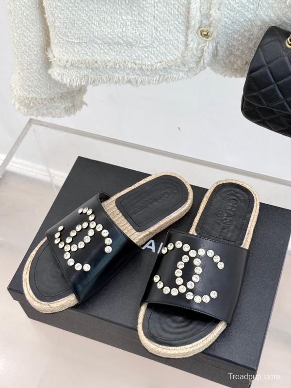 2025 Slippers Chanel Black Leather Slippers