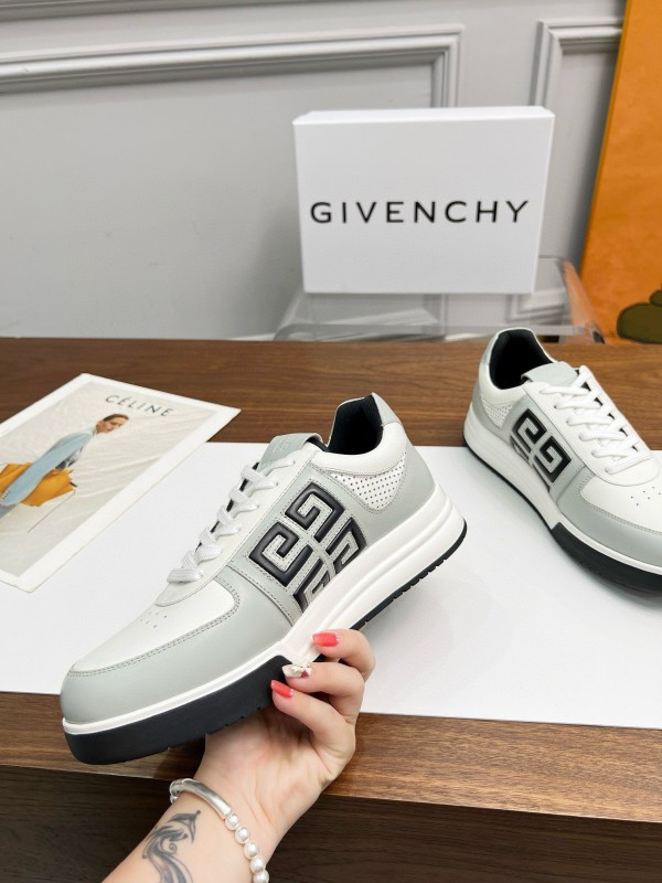2024 Unisex Givenchy White Black Silk Calfskin Lacquered Low Top Sneakers MJ00380