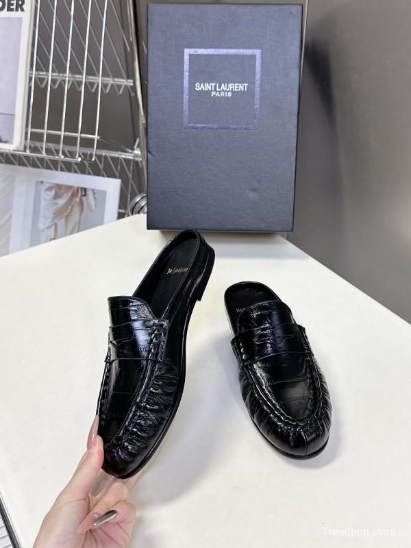 2025 Women Yves Saint Laurent Black Calfskin Loafers KFY00330