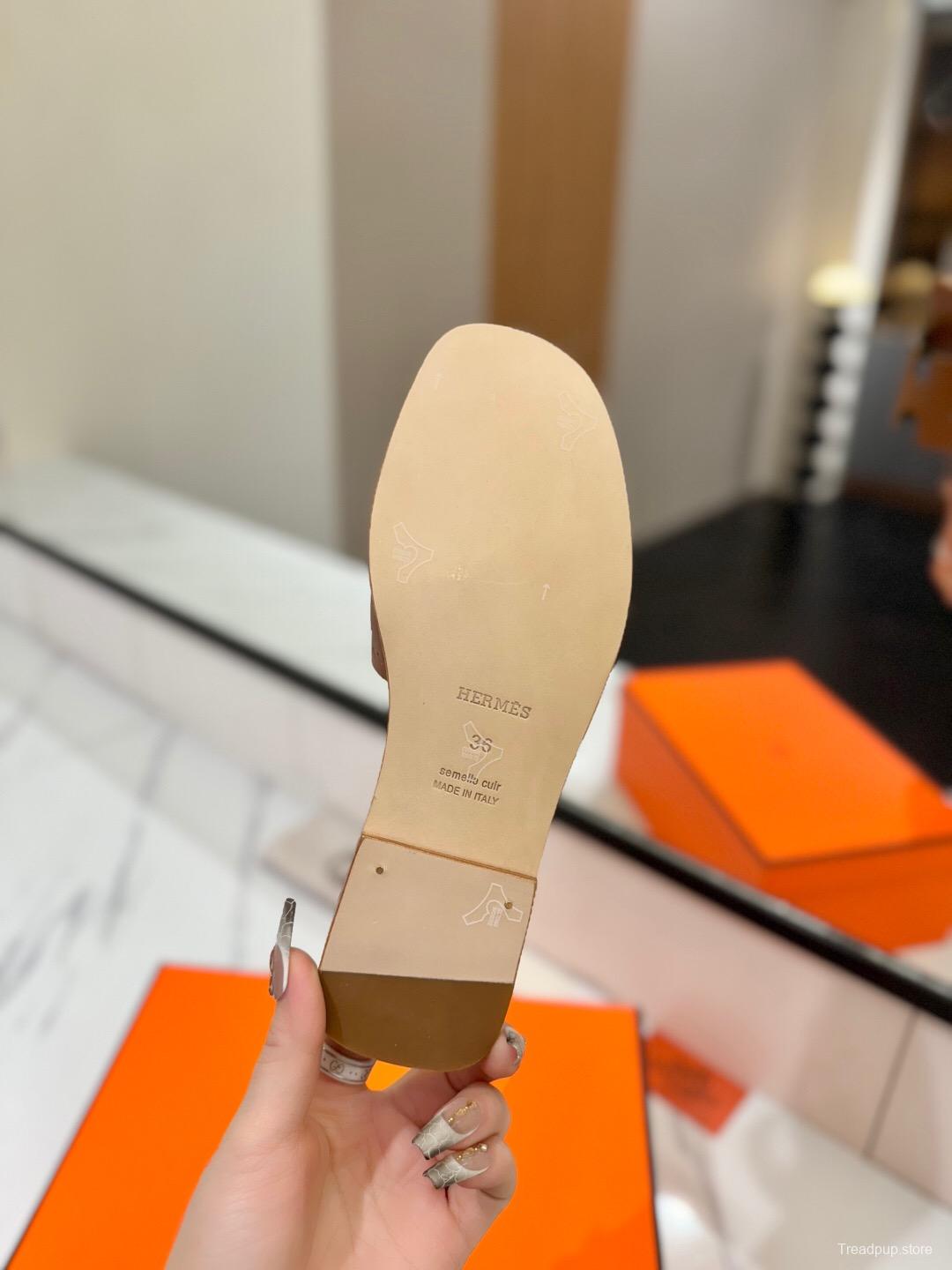 2025 Women Hermès Tan Leather Slippers