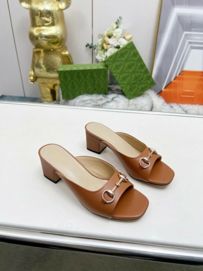 2025 Women Gucci Brown Leather Mules Classic Buckle MJ00180/215