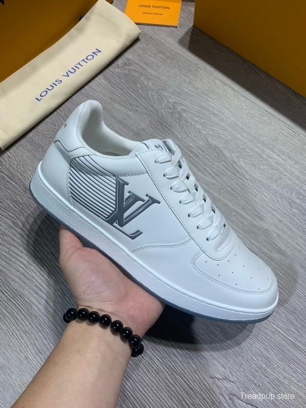 2024 Men Louis Vuitton White Leather Sneakers MJ00380