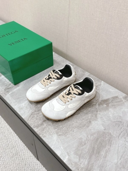 2025 Unisex Bottega Veneta White Black Nylon Suede Sneakers KFY00290