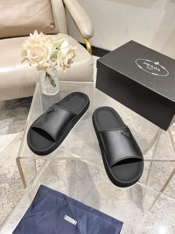 2025 Men Prada Black Leather Slippers KFY00220