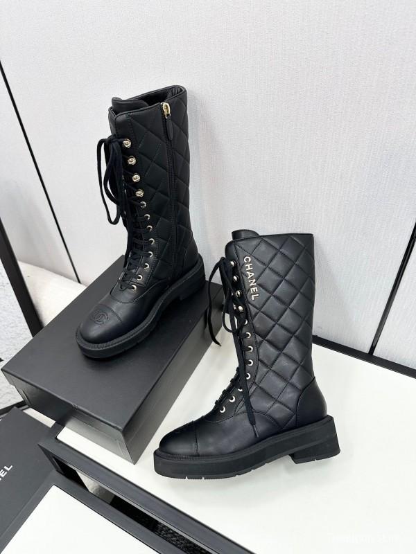 Chanel Fall/Winter Essential Short Boots with Rubber Foam Sole - LY00380