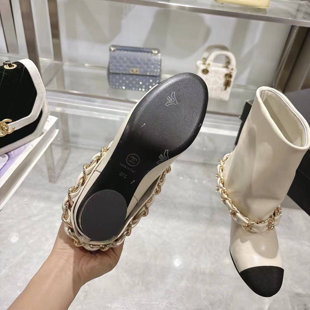 Chanel 2025 SS Runway Turn-Cuff Large Chain Block Heel Boots - LY00410
