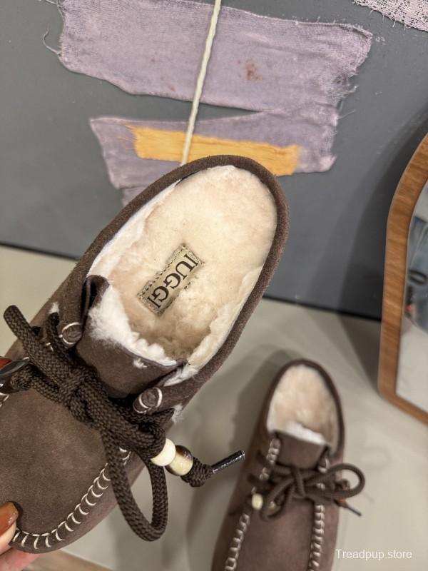 UGG 2025 Spring/Summer Collection Plush Wool Slippers with Vintage Buckle - KFY00240