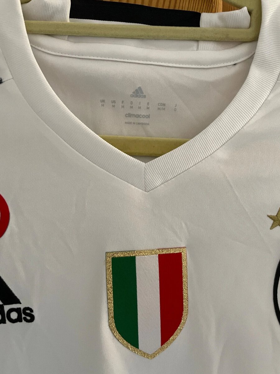 Retro 16/17 Juventus Third Jersey